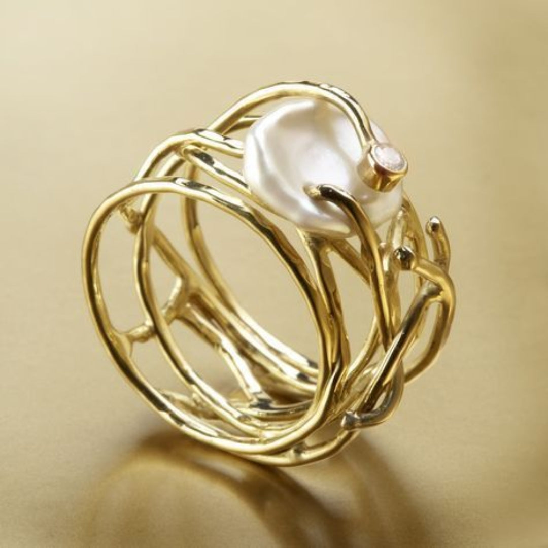 Nuria - Cienka pierścionek ze złota i pereł