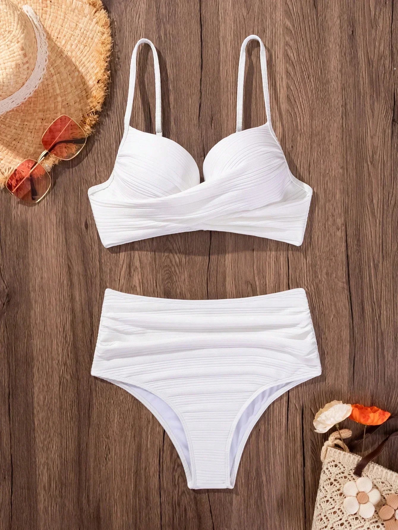 Sandra | Haut Croisé à Haut Soutien, Bikini Taille Haute